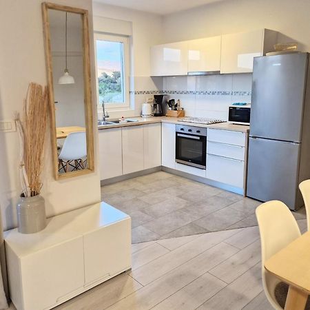Apartments Nina ラブ エクステリア 写真