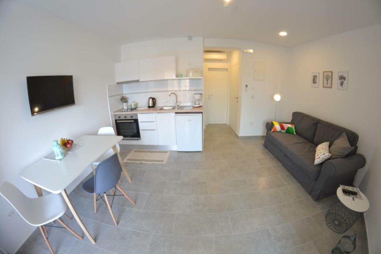 Apartments Nina ラブ エクステリア 写真